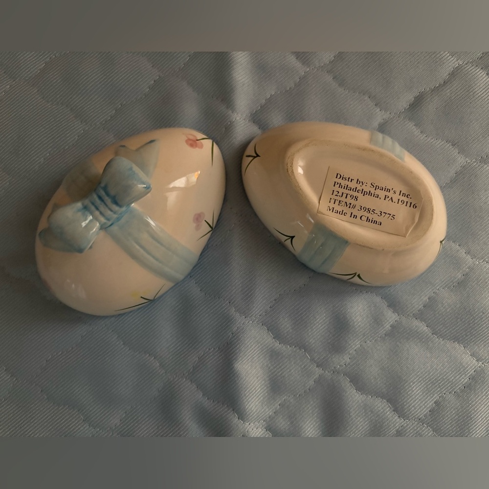 Ceramic Easter Egg Trinket Box with Blue Ribbon. Vintage. NEW - Picture 6 of 9